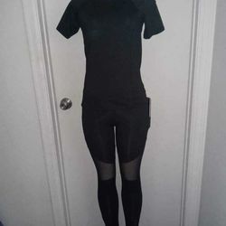 New Women’s 2 Piece Set Size S/M