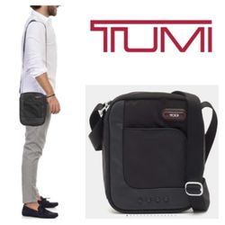 LIKE NEW!  TUMI T-Tech Black Unisex Ballistic Crossbody Messenger Bag