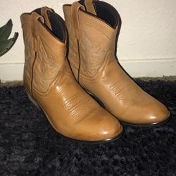 Woman’s Cowboys Boots