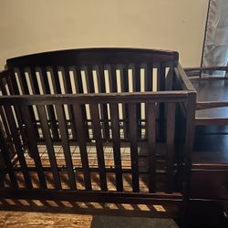 Baby Crib And Playpen With Changing Station And Bassinet