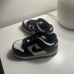 Size 7c panda dunks