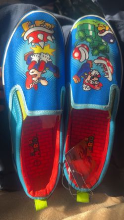 Super Mario Size 6 Slip On Shoes (Brand New)