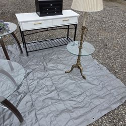 Mesas,  Lampara, Joyero Con Llave Y Decoracion.