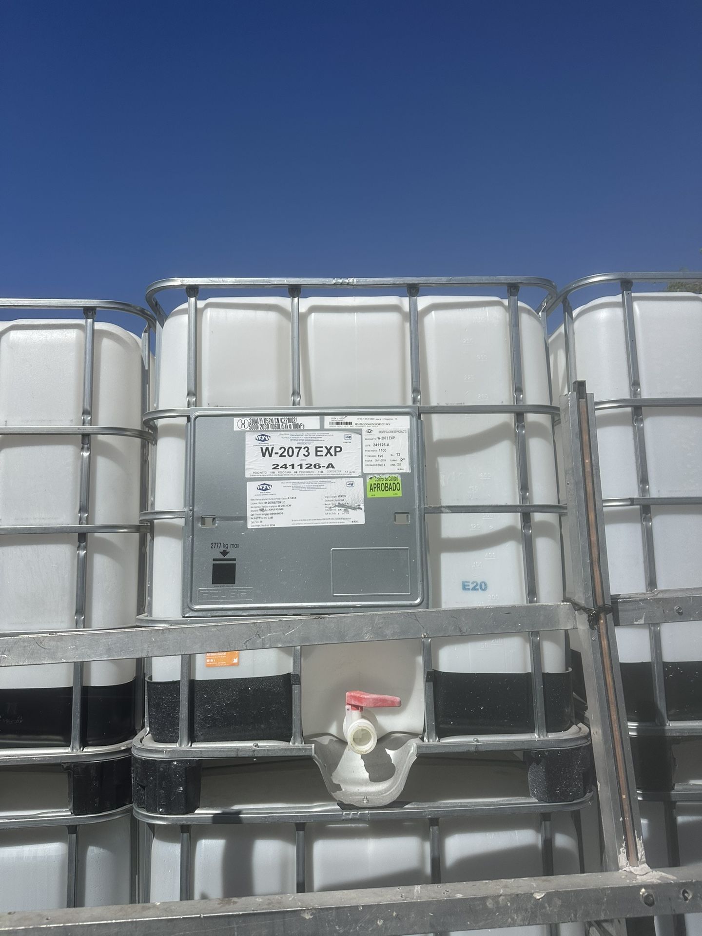 Used Totes 275 Gal.