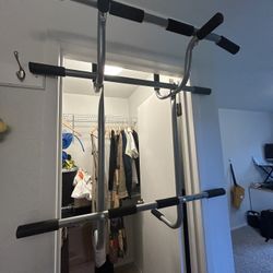 Pull Up Bar + Tricep Dip Attachment