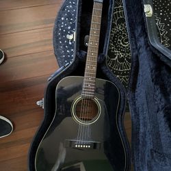 Fender Gemini III Acoustic Guitar with hard shell Case