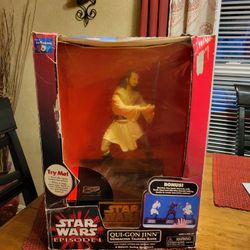 Star Wars Episode 1 Interactive Talking Bank."CHECK OUT MY PAGE FOR MORE DEALS "