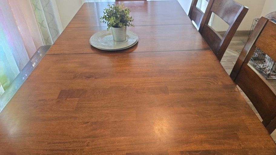 Dinning Table With Chairs 