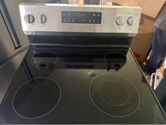 GE Electric Range Stove