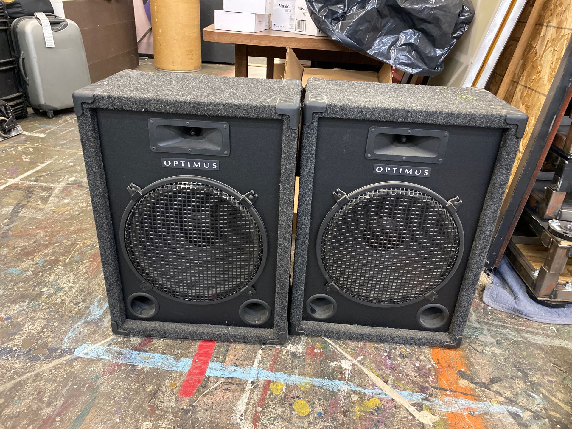 Optimus 8 ohms 300 watts max power speakers GREAY CONDITION