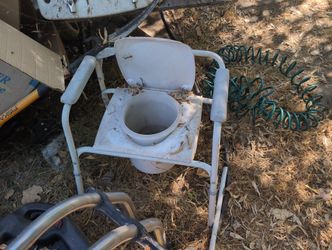 Commode Chair