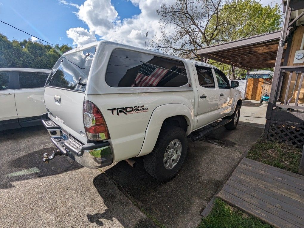 LEER Canopy 5' Toyota Tacoma Short Bed 2nd Gen 2007-2015