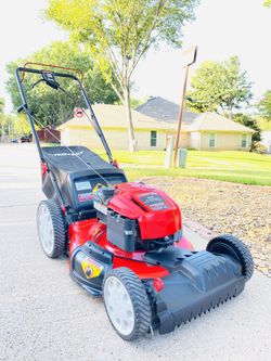 Troy Bilt TB230 21 7.25HP 190cc Self Propelled Lawn Mower With Bag LIKE NEW for Sale in Arlington TX OfferUp