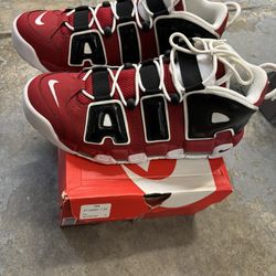 Nike Uptempos Bulls Size 11.5