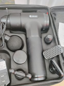 New Massage Gun w attachments and case . Excellent
