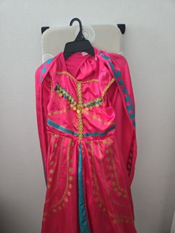 Carls costume size 10/12