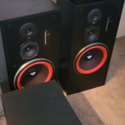Speakers, Amp And Sub. Cerwin Vega, Klipach and Yamaha 