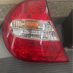 Toyota Camry Left Headlight 