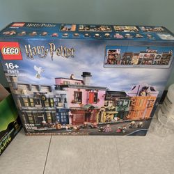 Lego 75978 - Harry Potter Lego Set (5,544 Pieces)