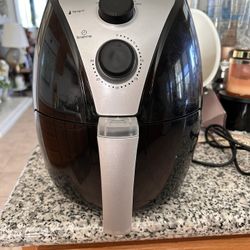 2.5QT Hot Air Fryer. 
