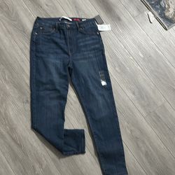 Celebrate pink from Macy’s