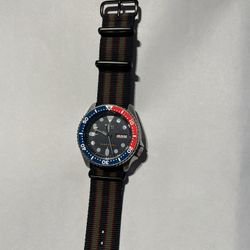 Seiko 7N36-7A08 Pepsi Bezel Quartz Divers 200m Watch