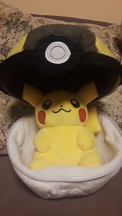 Pokemon pikachu pokeball plush