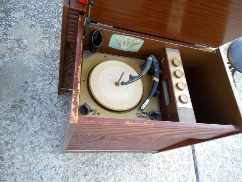 1950s Magnavox Record Player 
