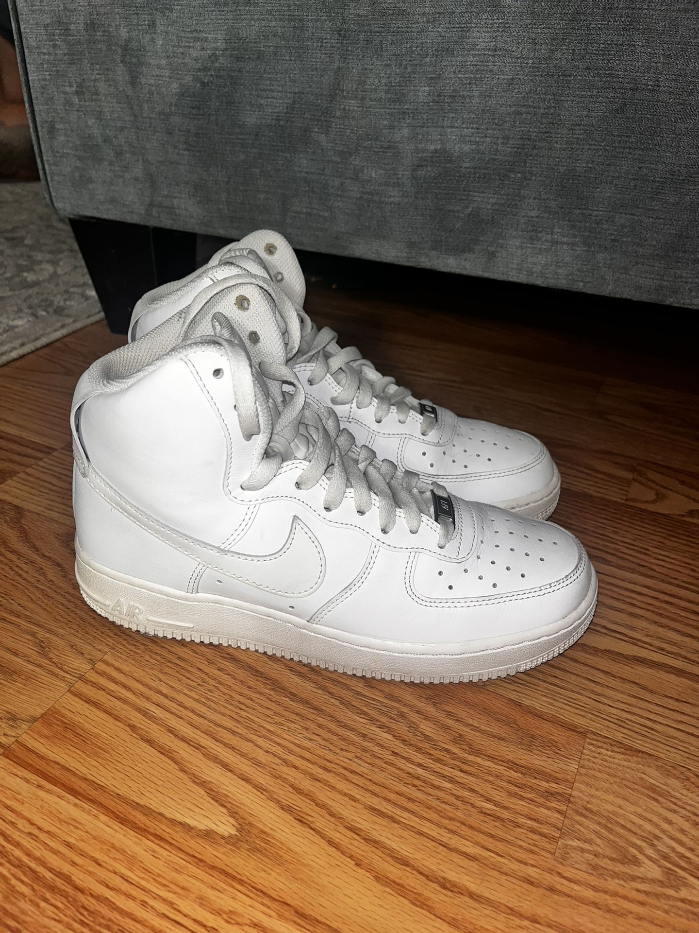 Air Force 1 High Top ( Size: 8 M)