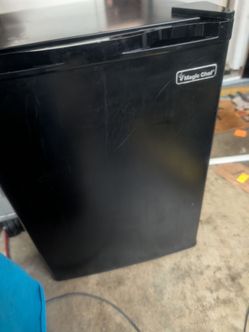Magic chef mini fridge