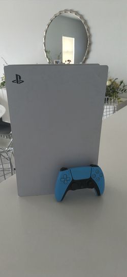 playstation 5 with new controller and 3 accounts