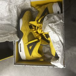 Jordan 4 Retro Lightning (2021)