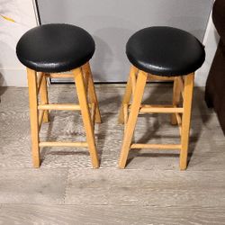 2 Bar Stools