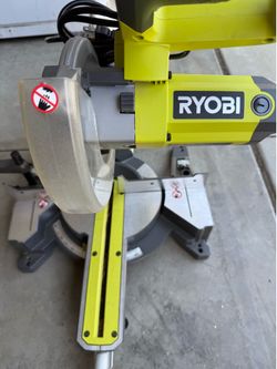 Sliding miter saw