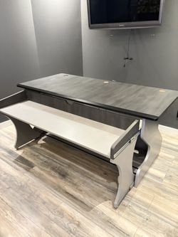 Zaor Studio Desk
