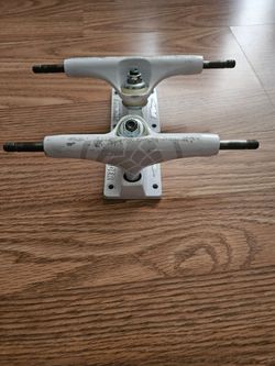 Thunder trucks for skateboard