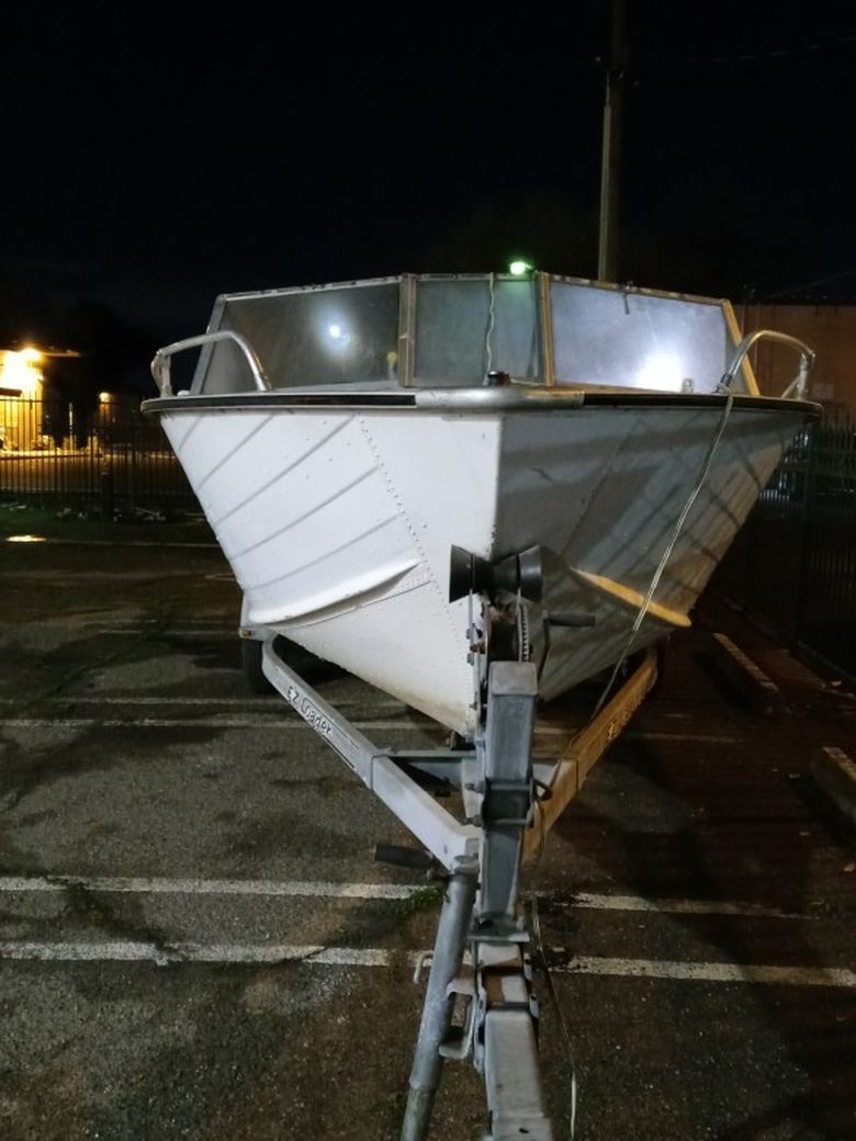 16ft Boat Only 700. Whit Traila 1500