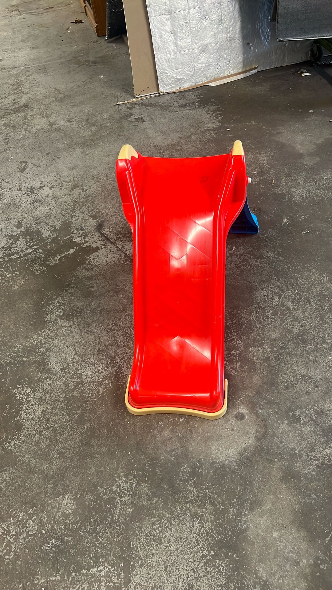 Plastic kids slide