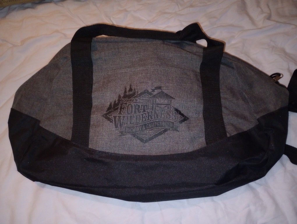 Walt Disney World Fort FT Wilderness Campground Duffle Bag Luggage And Travel Gym School