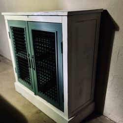 2 Door Lattice Cabinet 