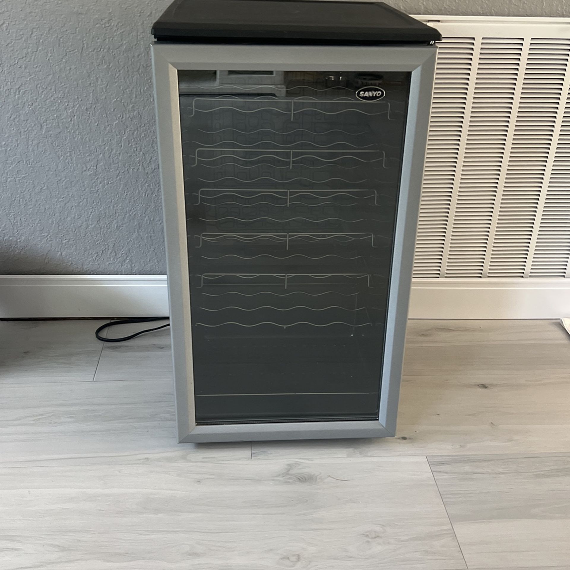 Sanyo Wine Cooler Fridge