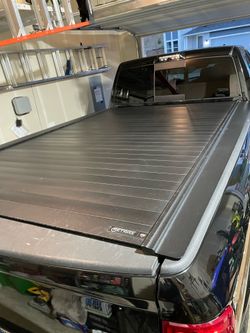 2019 Ram  2500 Limited RetraxPRO  Cover.