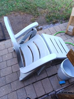 Costway patio chair plastic gray