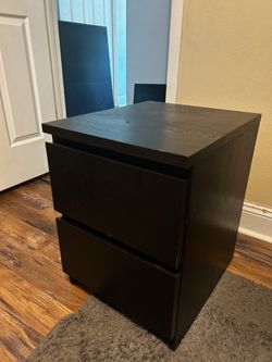 2-Drawer Nightstand