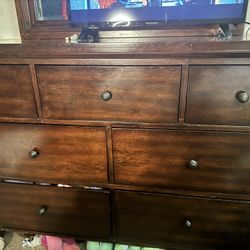 3pc- Solid Wood Sleigh Bed W/ Dresser & Mirror 