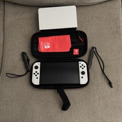 Nintendo Switch (Costco Bundle) – Excellent Condition