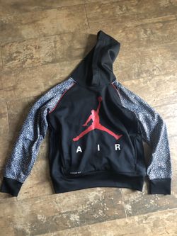 Jordan Therma-Fit “SIZE MEDIUM KIDS”