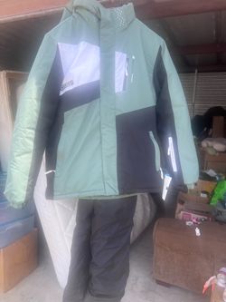 Leifenski Snow Suit Jacket and Pants Set