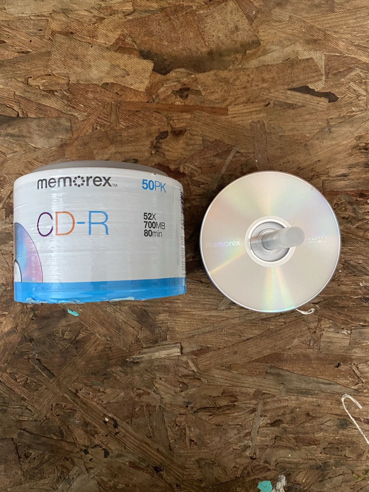 CD-R (50 Discs) DVD-R (13 Discs)