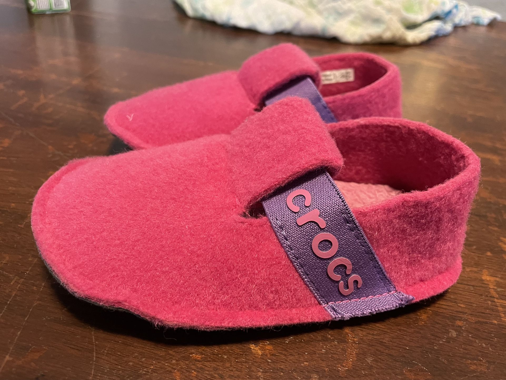 Pink Crocs Slippers Toddler (size 8)